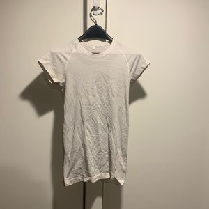 Lululemon t shirt